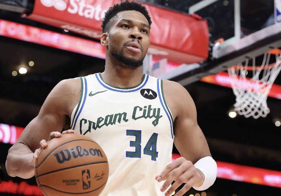 星空体育官网下载-名记：现在我更倾向于字母哥会留队，目前有力竞争者只剩热火